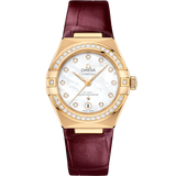 29 mm, yellow gold on leather strap